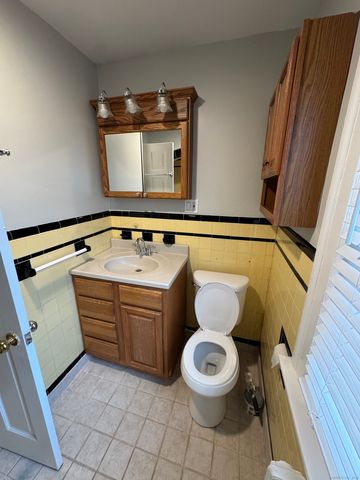 114 Kneeland Road, New Haven, CT 06512