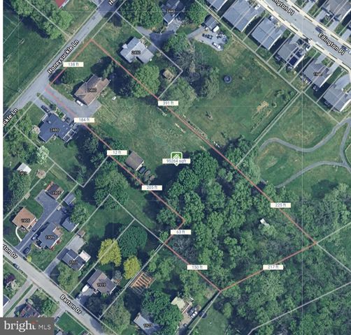 2460 HONEYSUCKLE LN, Lancaster, PA 17603