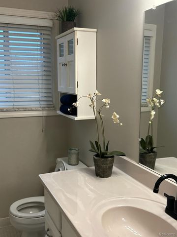 16317 Terrace Drive, Roseville, MI 48066