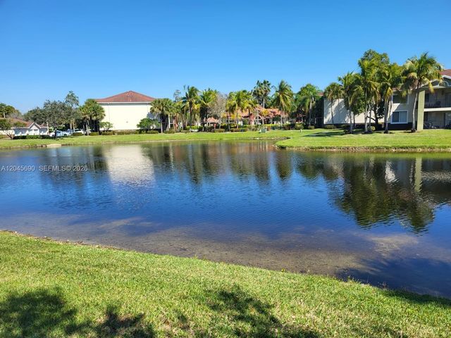 8070 N Nob Hill Rd 208, Tamarac, FL 33321