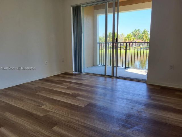 8070 N Nob Hill Rd 208, Tamarac, FL 33321