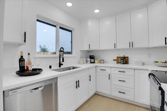 1953 Glenmore Dr, Olivehurst, CA 95961