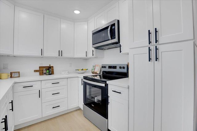 1953 Glenmore Dr, Olivehurst, CA 95961