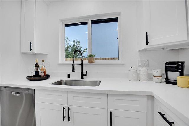 1953 Glenmore Dr, Olivehurst, CA 95961