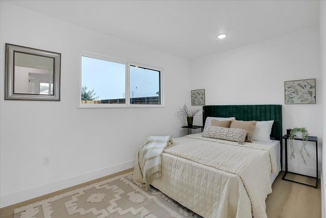 1953 Glenmore Dr, Olivehurst, CA 95961