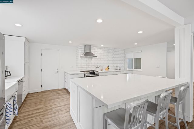 274 Fernwood Dr, Pleasant Hill, CA 94523