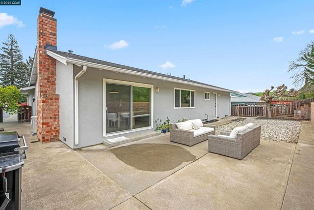 274 Fernwood Dr, Pleasant Hill, CA 94523