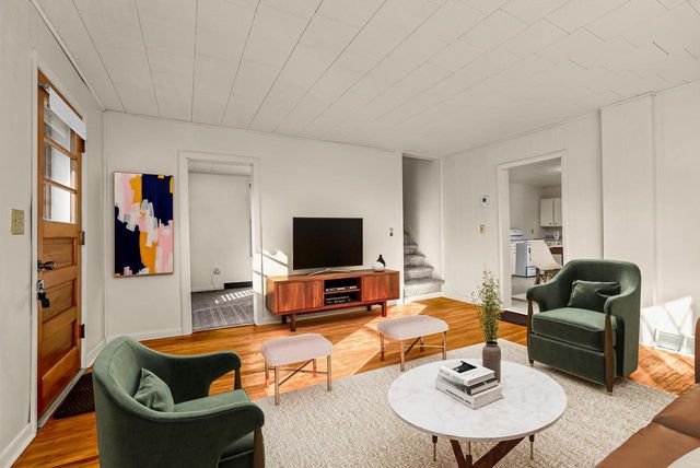 1240 Browns LANE, Dakota, MN 55925