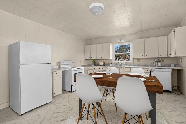 1240 Browns LANE, Dakota, MN 55925