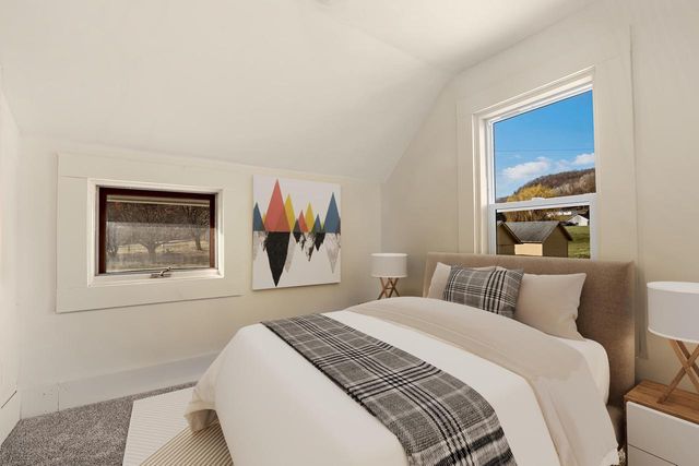 1240 Browns LANE, Dakota, MN 55925