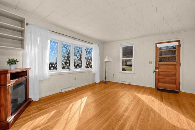 1240 Browns LANE, Dakota, MN 55925