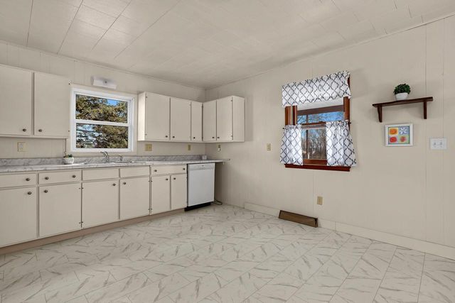 1240 Browns LANE, Dakota, MN 55925