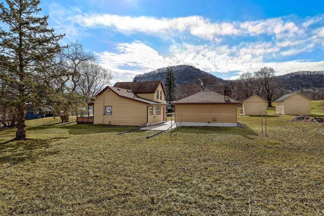 1240 Browns LANE, Dakota, MN 55925