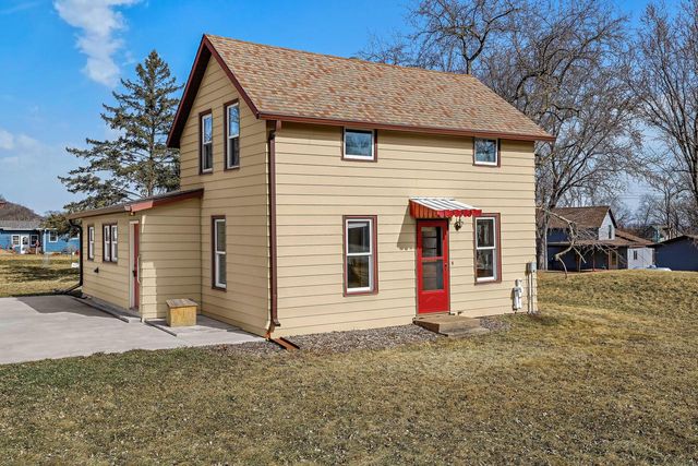 1240 Browns LANE, Dakota, MN 55925