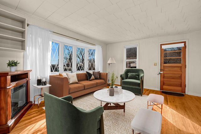 1240 Browns LANE, Dakota, MN 55925