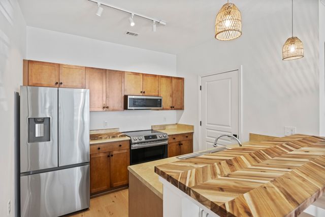 200 Bucksley Lane 105, Charleston, SC 29492