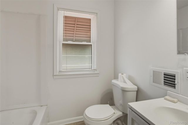 608 Nevada Avenue, Pontiac, MI 48341