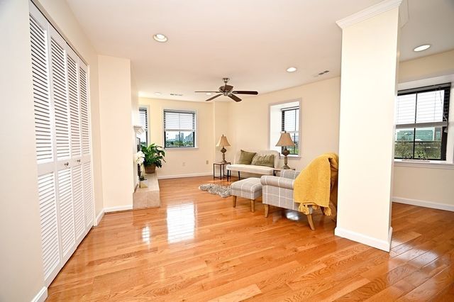 356 - 358 Main Street 42, Boston, MA 02129