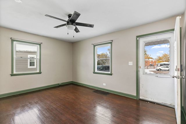 1105 Woodlawn Circle, Waukegan, IL 60085