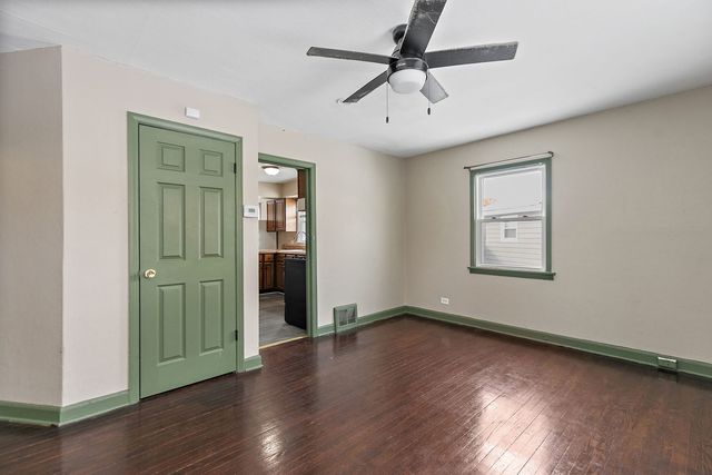 1105 Woodlawn Circle, Waukegan, IL 60085