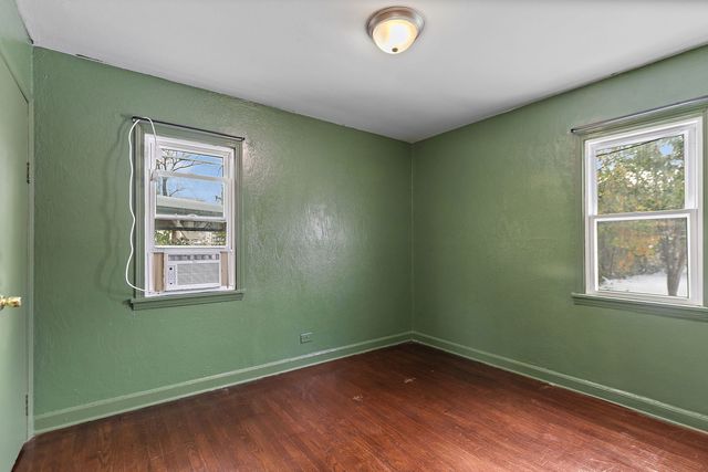 1105 Woodlawn Circle, Waukegan, IL 60085