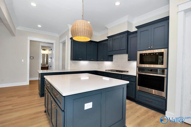 7806 Lake Walk Way, Owens Cross Roads, AL 35763