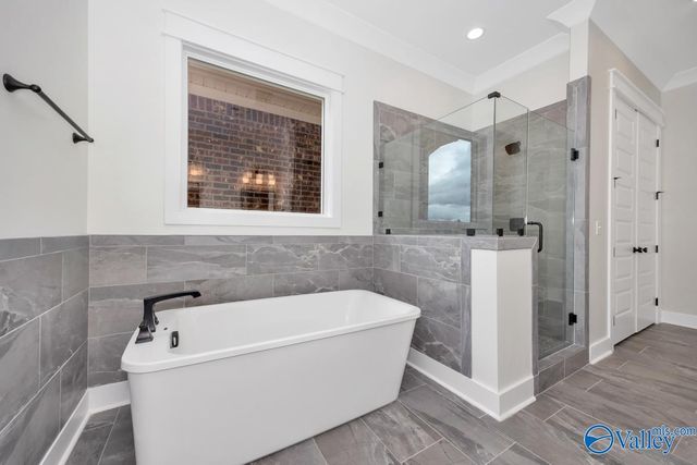 7806 Lake Walk Way, Owens Cross Roads, AL 35763