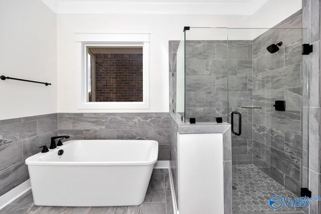 7806 Lake Walk Way, Owens Cross Roads, AL 35763