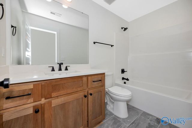 7806 Lake Walk Way, Owens Cross Roads, AL 35763