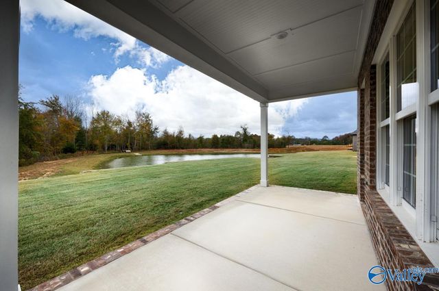 7806 Lake Walk Way, Owens Cross Roads, AL 35763