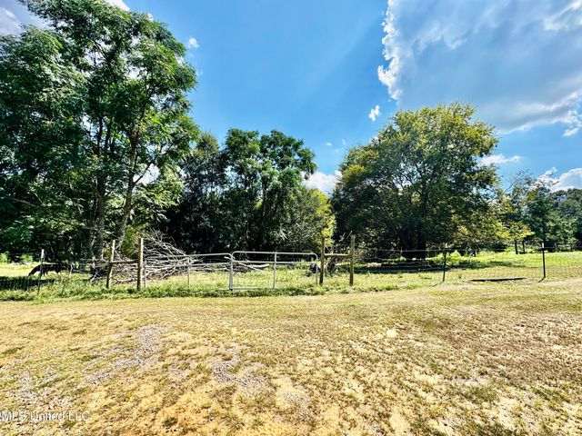 250 Everett Church Road, Mendenhall, MS 39114