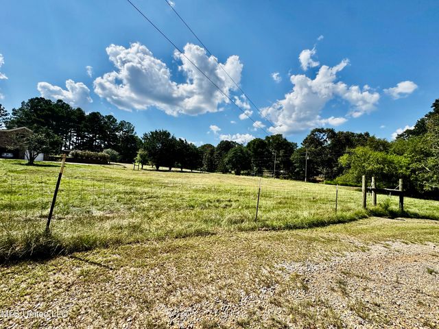 250 Everett Church Road, Mendenhall, MS 39114