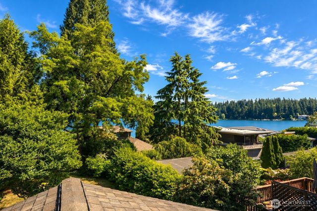 9412 SE 33rd Street, Mercer Island, WA 98040