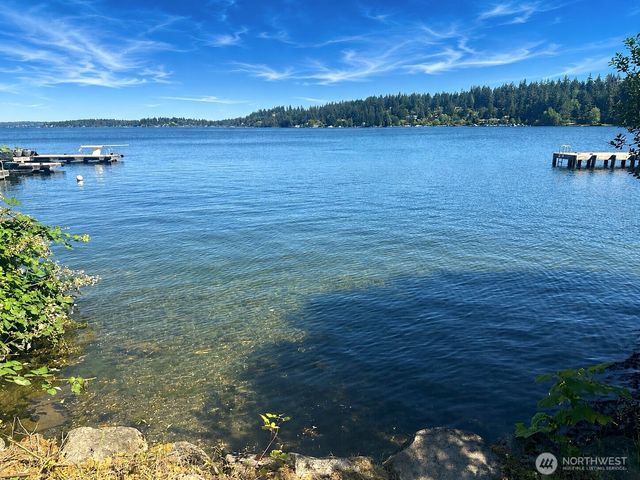 9412 SE 33rd Street, Mercer Island, WA 98040