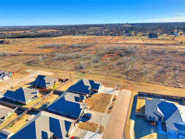 1204 N Wisteria Terrace, Mustang, OK 73064
