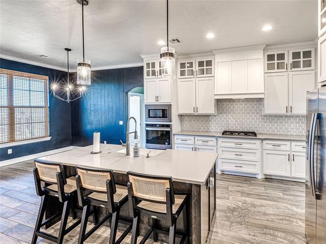 1204 N Wisteria Terrace, Mustang, OK 73064