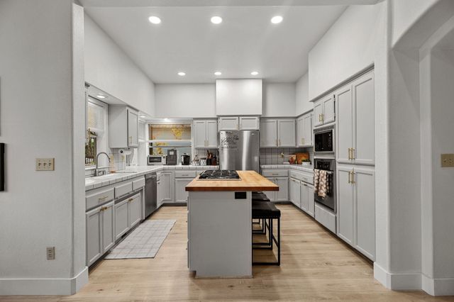 1672 St Andrews Drive, Redding, CA 96003