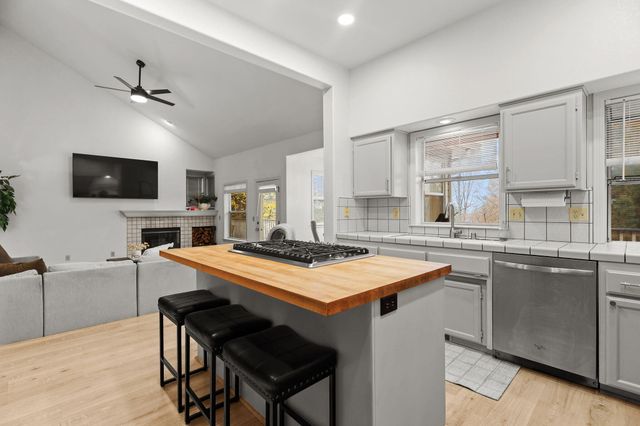 1672 St Andrews Drive, Redding, CA 96003