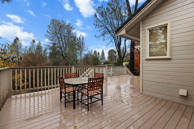 1672 St Andrews Drive, Redding, CA 96003