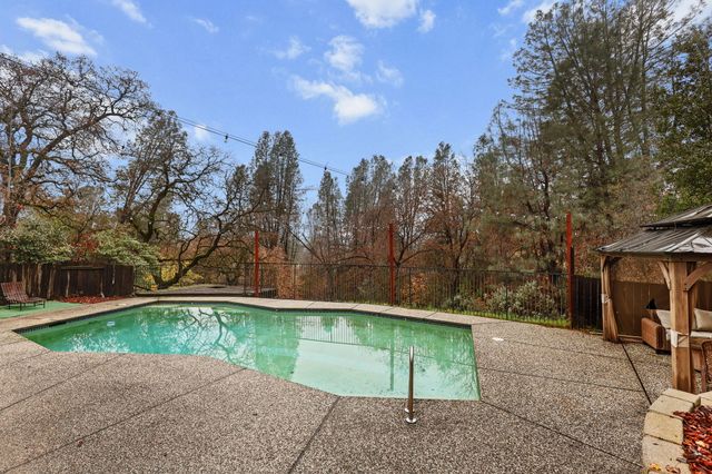 1672 St Andrews Drive, Redding, CA 96003