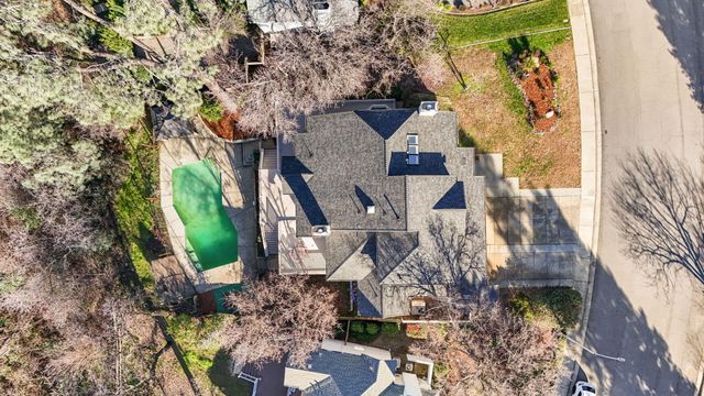 1672 St Andrews Drive, Redding, CA 96003