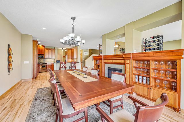 15704 Cobblestone Lake Parkway, Apple Valley, MN 55124