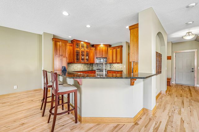 15704 Cobblestone Lake Parkway, Apple Valley, MN 55124