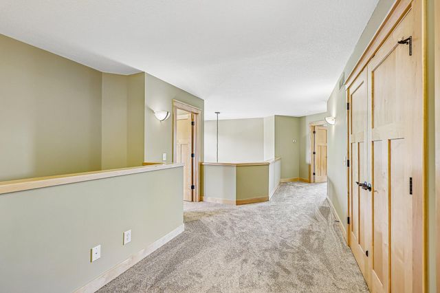 15704 Cobblestone Lake Parkway, Apple Valley, MN 55124