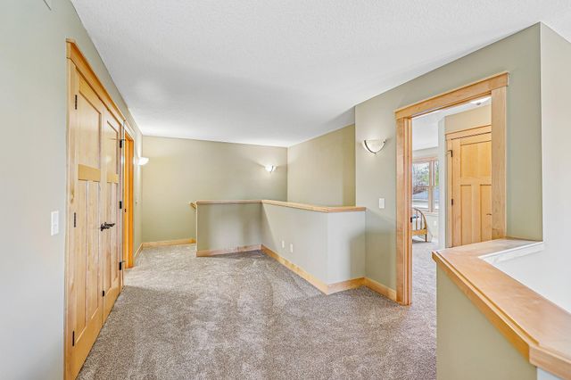 15704 Cobblestone Lake Parkway, Apple Valley, MN 55124