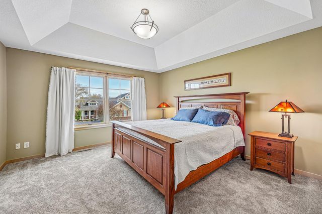 15704 Cobblestone Lake Parkway, Apple Valley, MN 55124