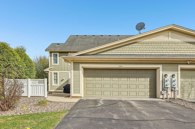 15704 Cobblestone Lake Parkway, Apple Valley, MN 55124