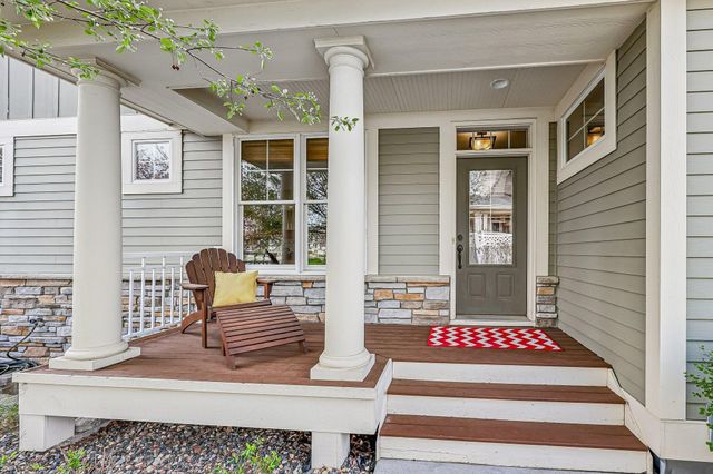 15704 Cobblestone Lake Parkway, Apple Valley, MN 55124