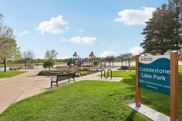15704 Cobblestone Lake Parkway, Apple Valley, MN 55124