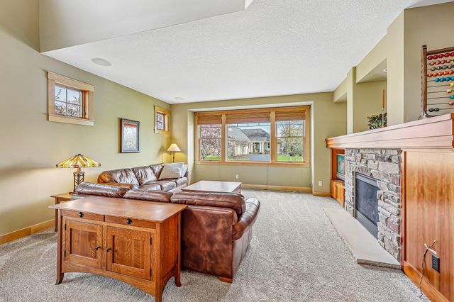 15704 Cobblestone Lake Parkway, Apple Valley, MN 55124